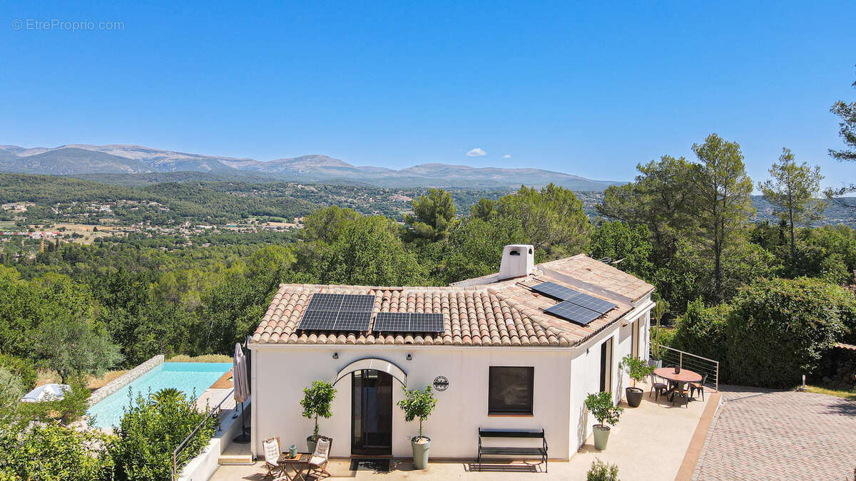 Maison à TOURRETTES