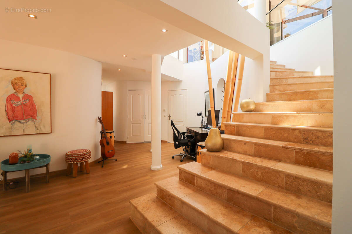 Maison à TOURRETTES