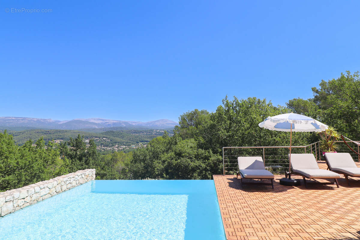 Maison à TOURRETTES