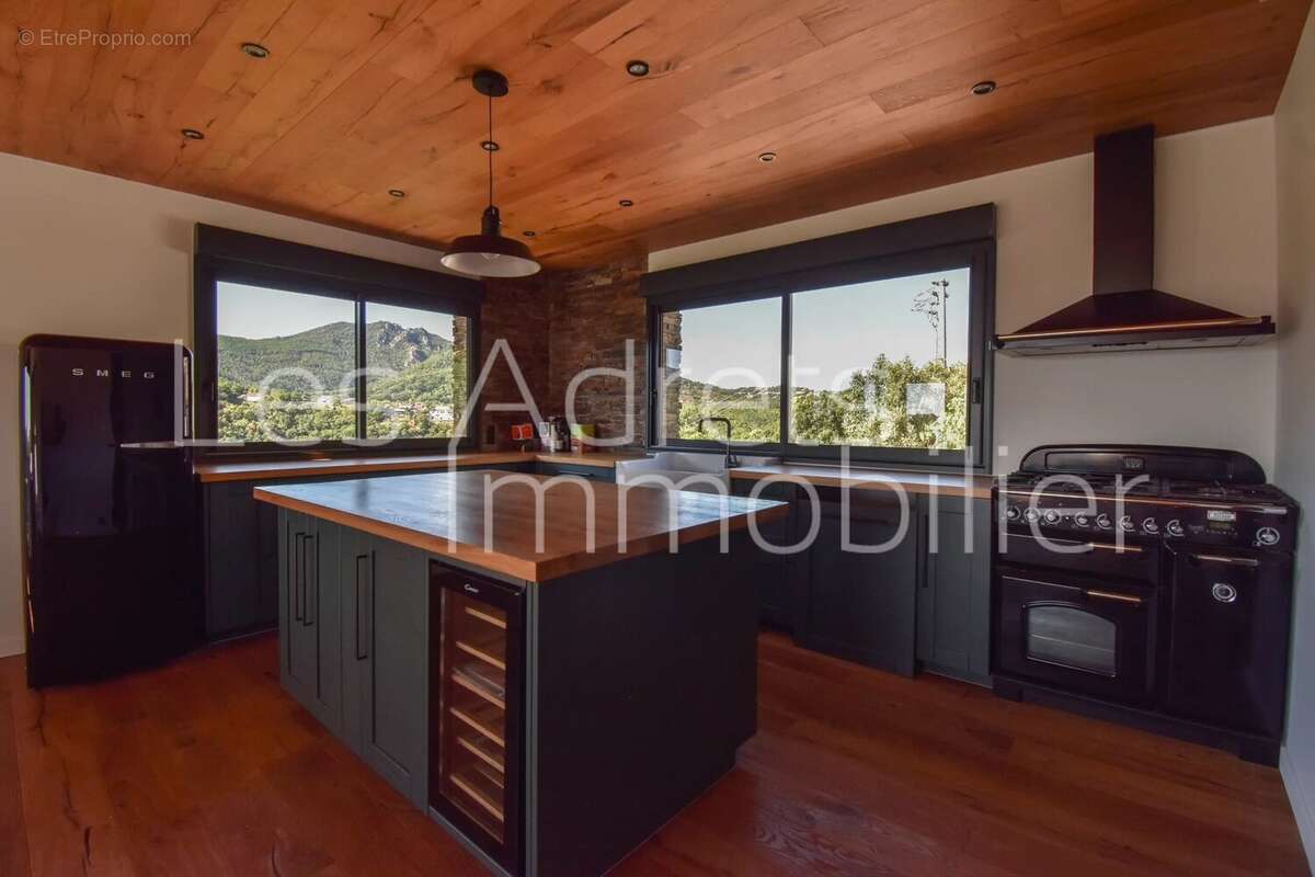 Maison à LES ADRETS-DE-L&#039;ESTEREL