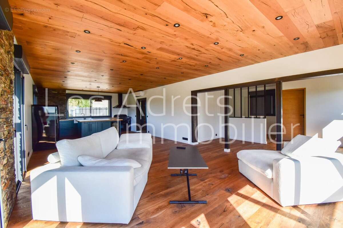 Maison à LES ADRETS-DE-L&#039;ESTEREL