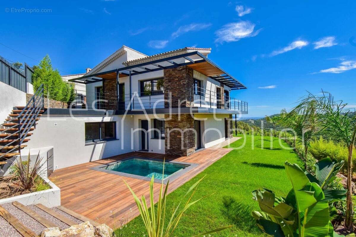 Maison à LES ADRETS-DE-L&#039;ESTEREL