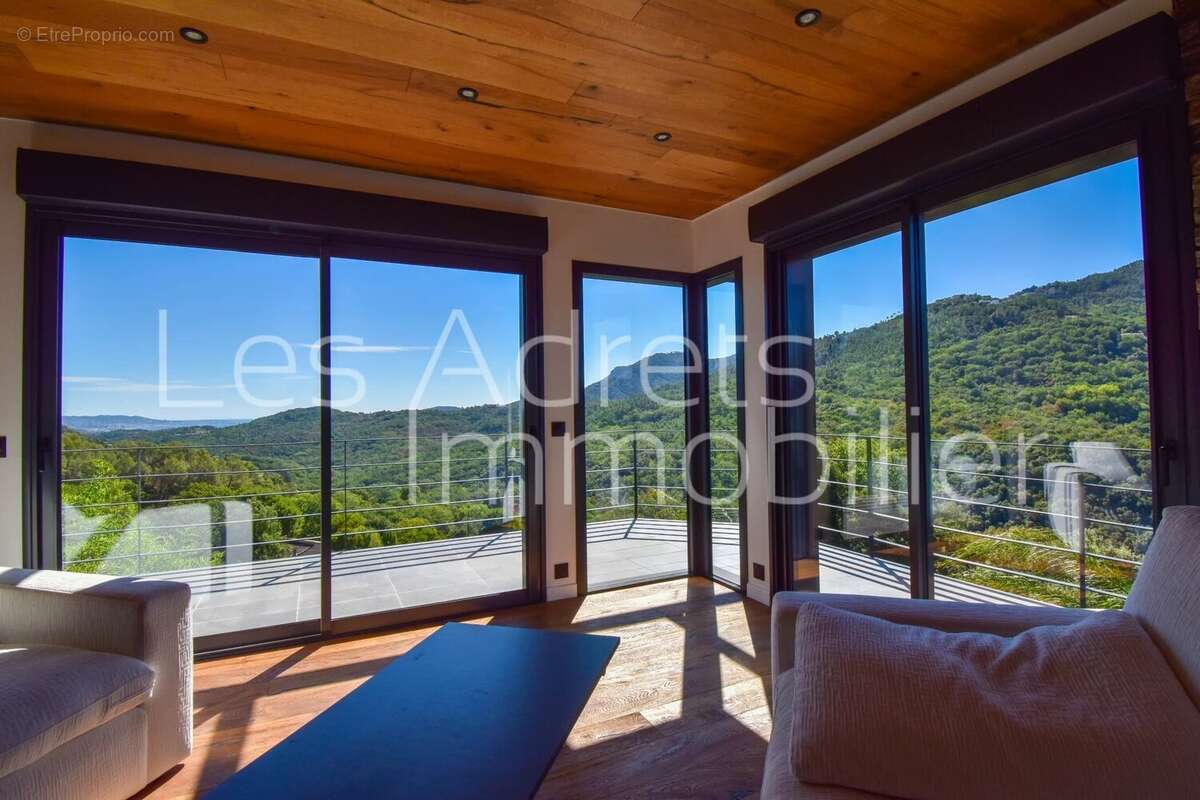 Maison à LES ADRETS-DE-L&#039;ESTEREL