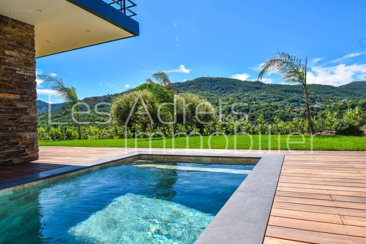 Maison à LES ADRETS-DE-L&#039;ESTEREL