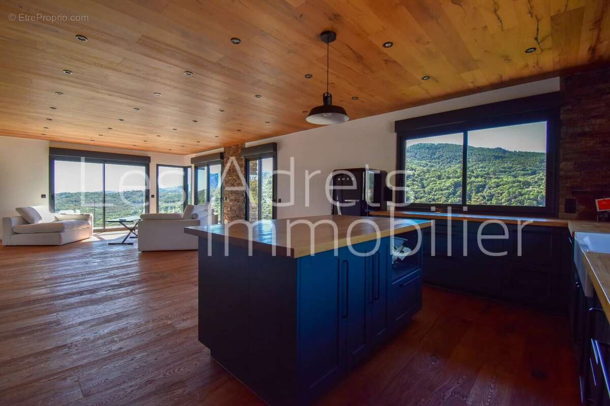 Maison à LES ADRETS-DE-L&#039;ESTEREL