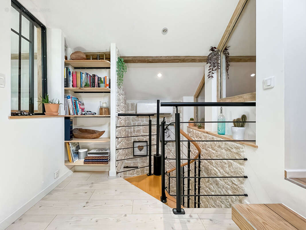 Appartement à CARRY-LE-ROUET