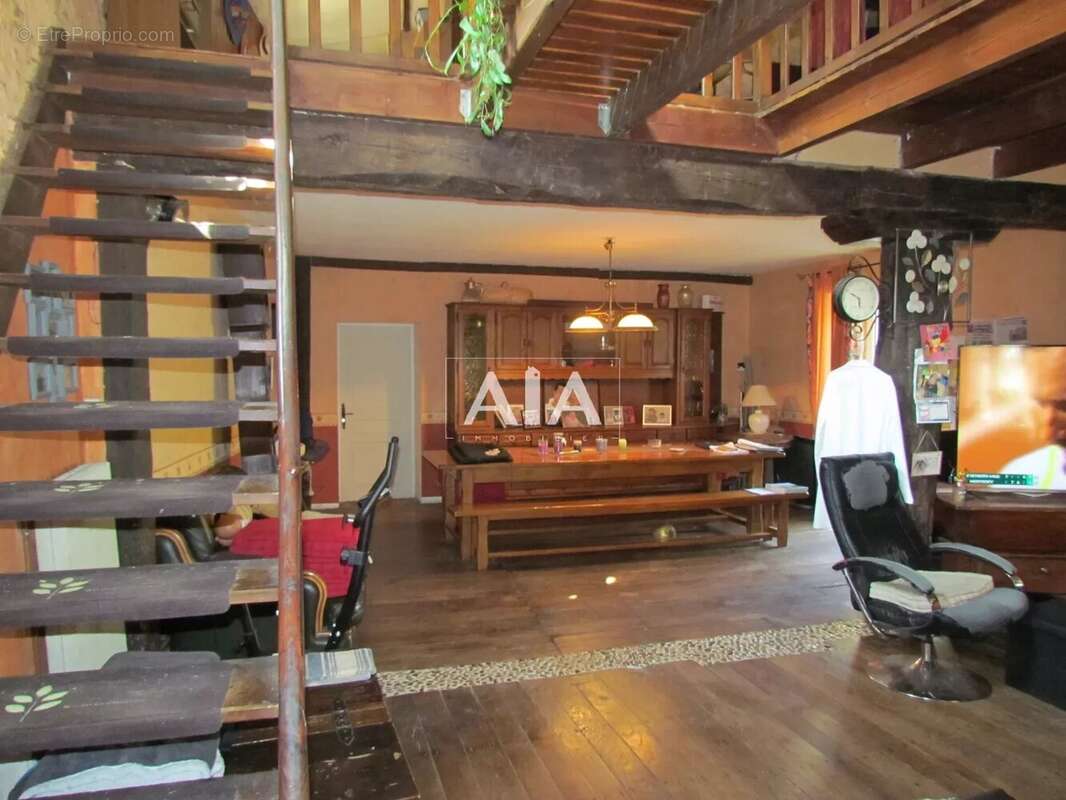 Maison à NANTEUIL-EN-VALLEE