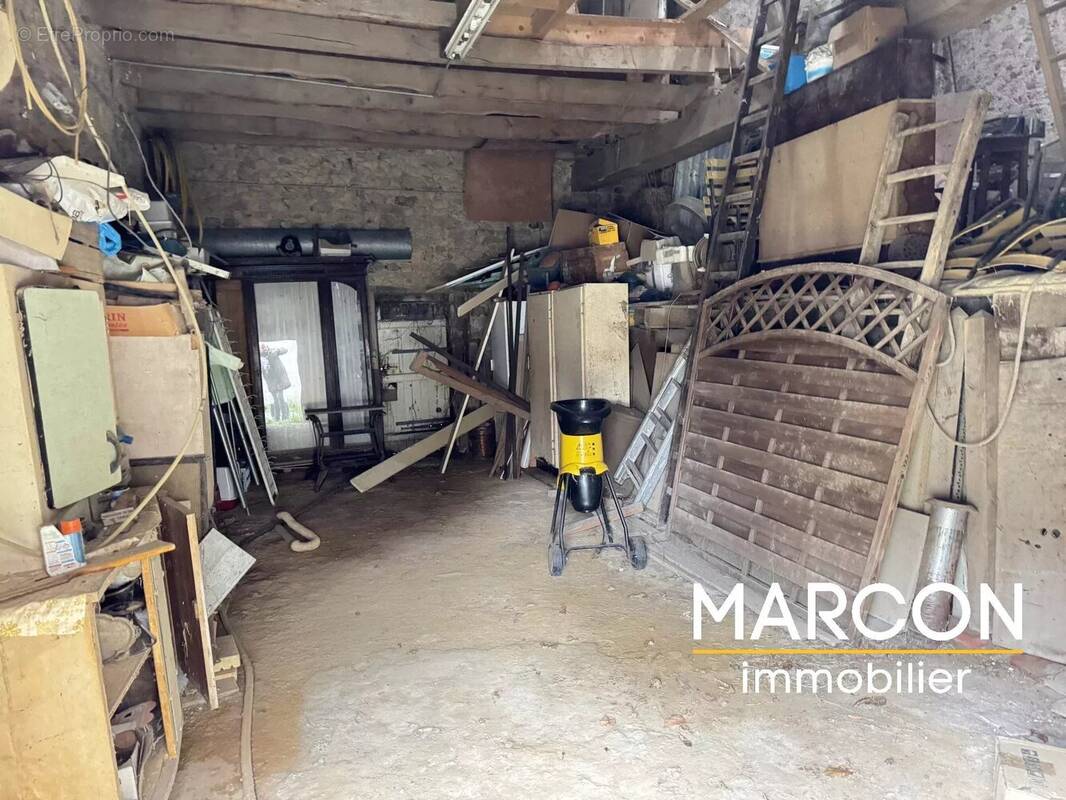 Maison à BUSSIERE-DUNOISE