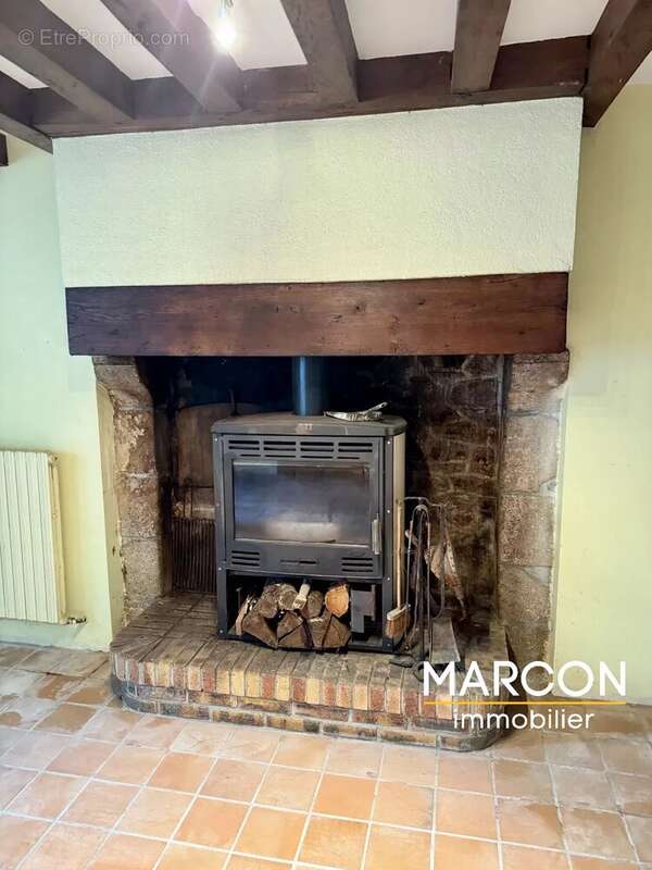 Maison à BUSSIERE-DUNOISE