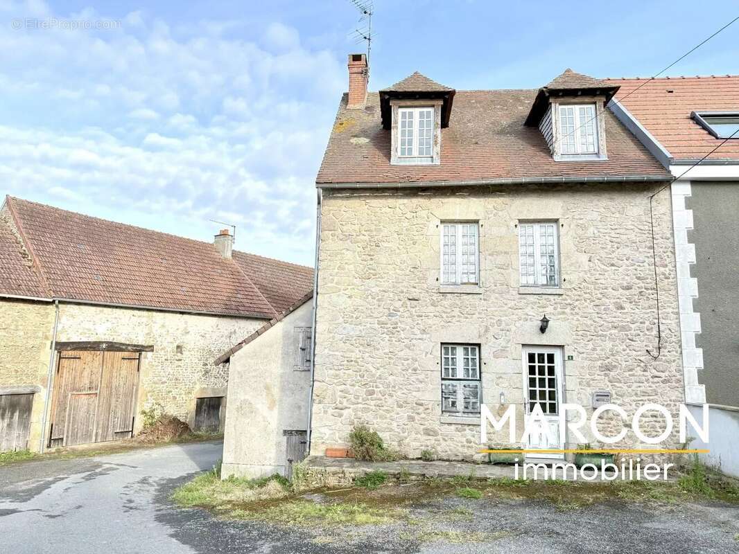 Maison à BUSSIERE-DUNOISE