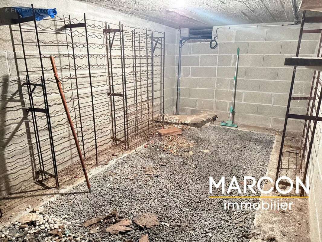 Maison à BUSSIERE-DUNOISE