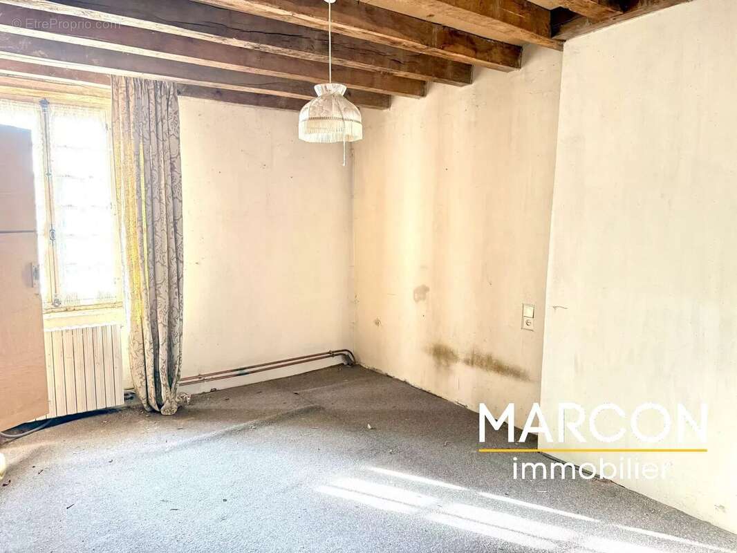 Maison à BUSSIERE-DUNOISE