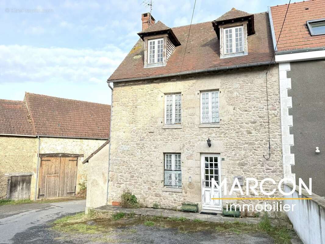 Maison à BUSSIERE-DUNOISE