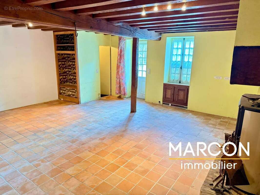 Maison à BUSSIERE-DUNOISE