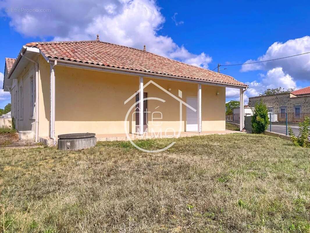 Maison à SAINT-MAGNE-DE-CASTILLON