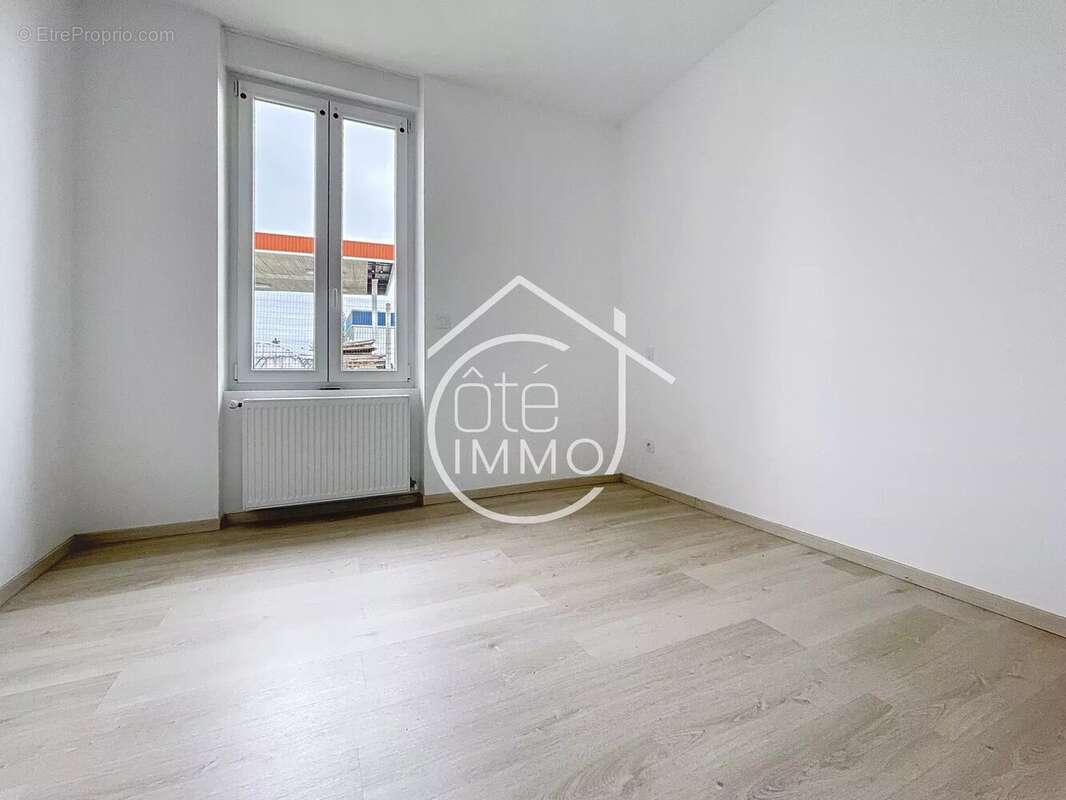 Maison à SAINT-MAGNE-DE-CASTILLON