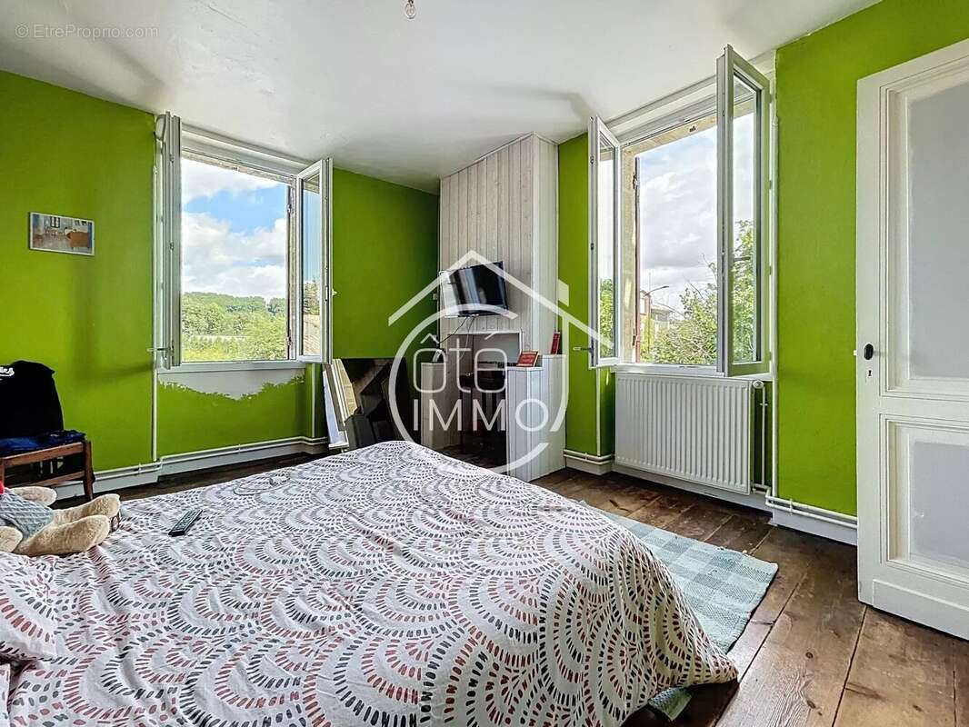 Maison à LAMOTHE-MONTRAVEL