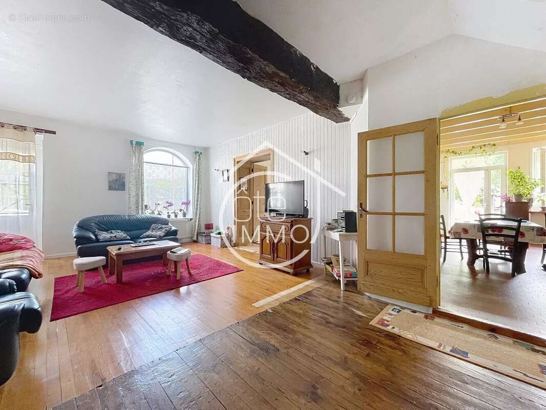 Maison à LAMOTHE-MONTRAVEL