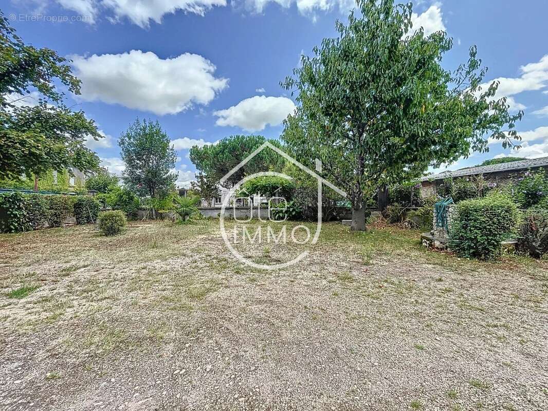 Maison à LAMOTHE-MONTRAVEL