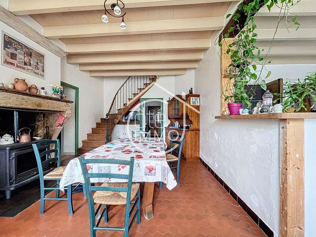 Maison à LAMOTHE-MONTRAVEL