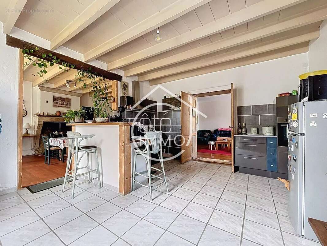 Maison à LAMOTHE-MONTRAVEL