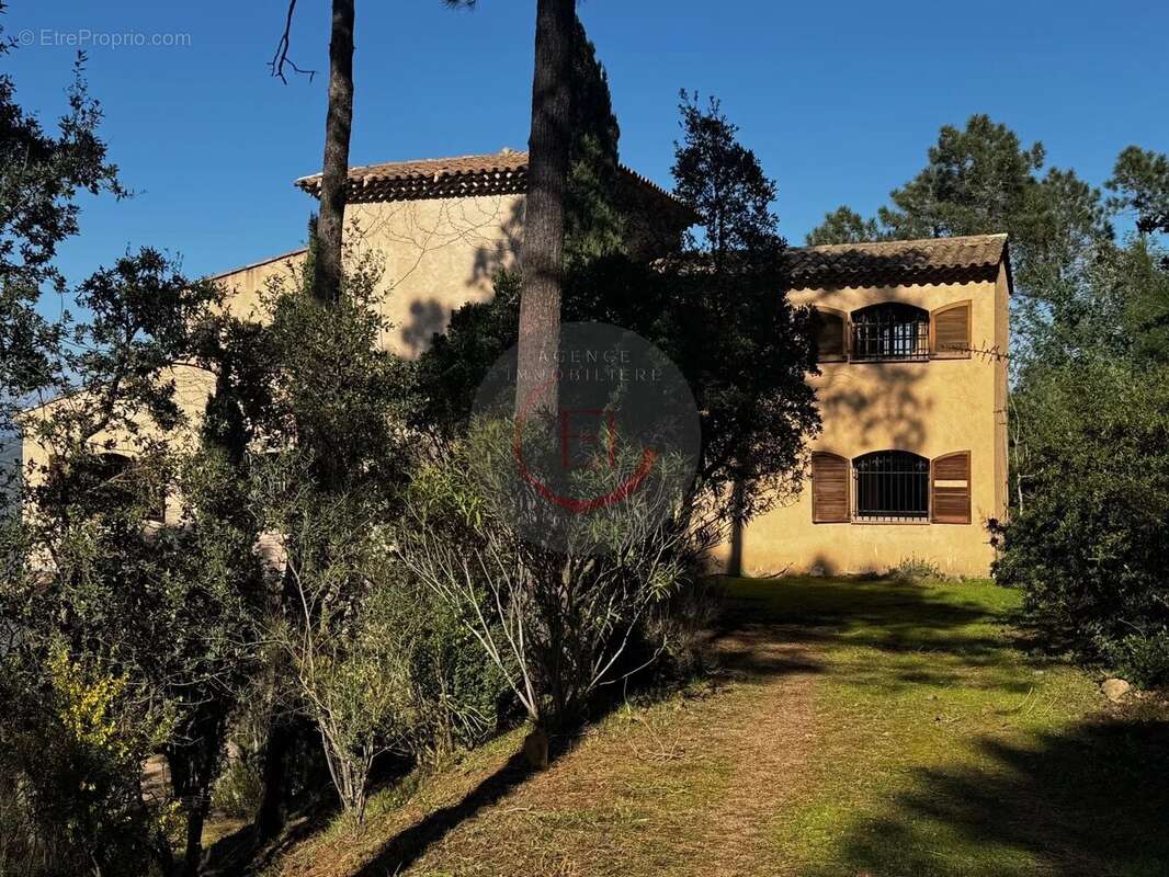 Maison à MANDELIEU-LA-NAPOULE