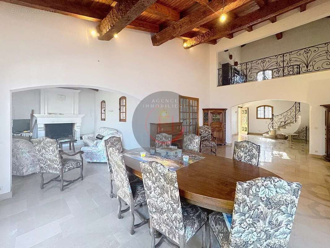 Maison à MANDELIEU-LA-NAPOULE