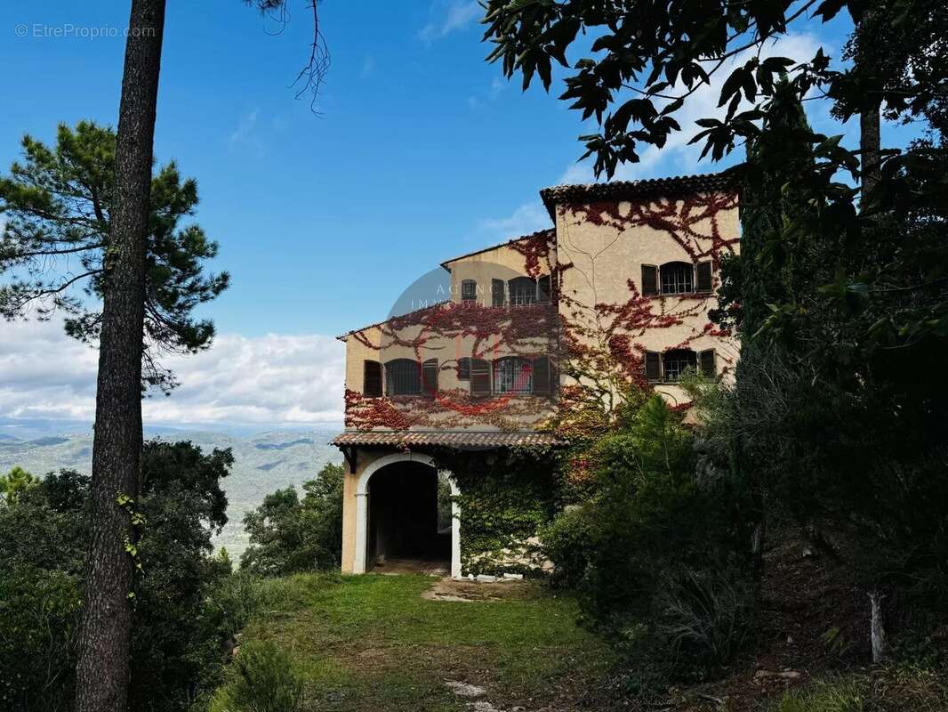 Maison à MANDELIEU-LA-NAPOULE