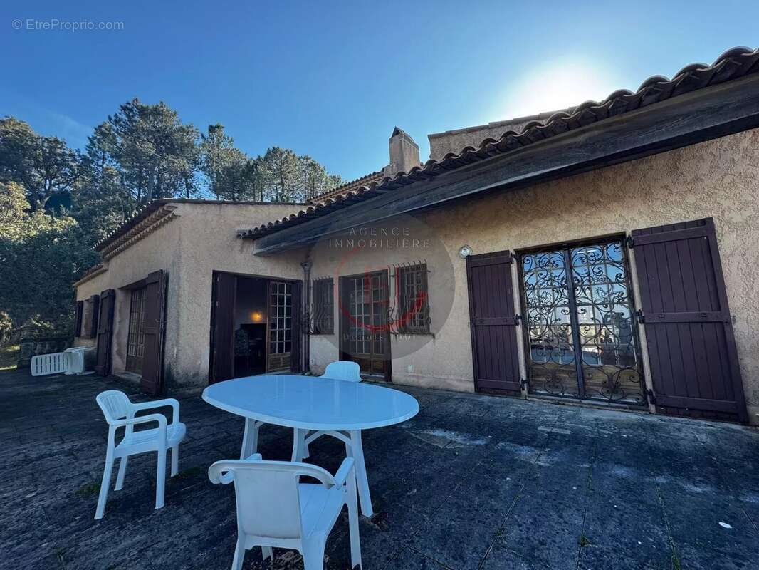 Maison à MANDELIEU-LA-NAPOULE