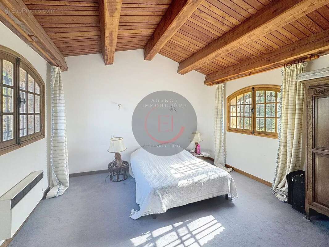 Maison à MANDELIEU-LA-NAPOULE