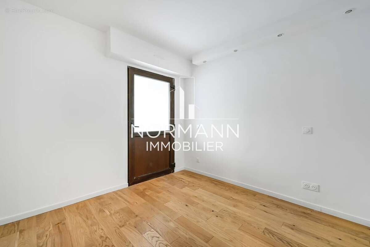 Appartement à LEVALLOIS-PERRET