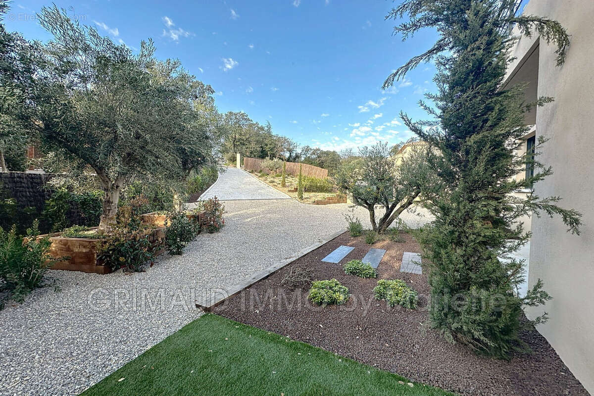 Maison à PLAN-DE-LA-TOUR