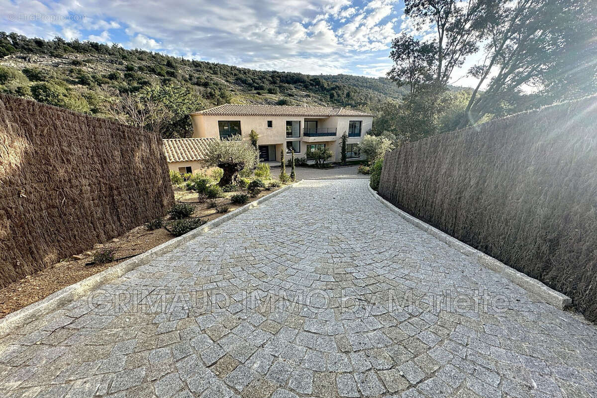 Maison à PLAN-DE-LA-TOUR