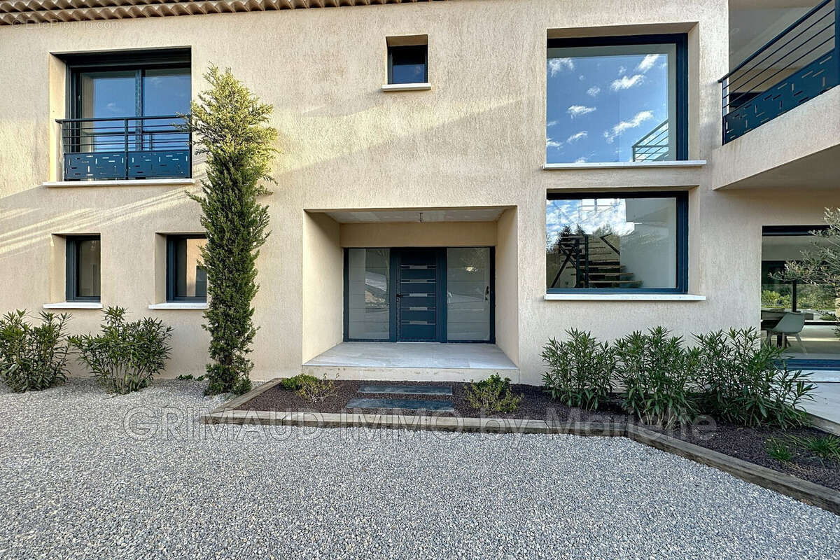 Maison à PLAN-DE-LA-TOUR