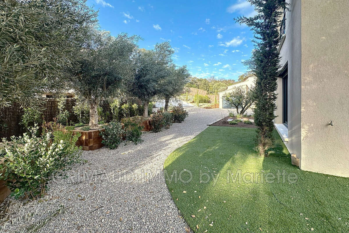 Maison à PLAN-DE-LA-TOUR