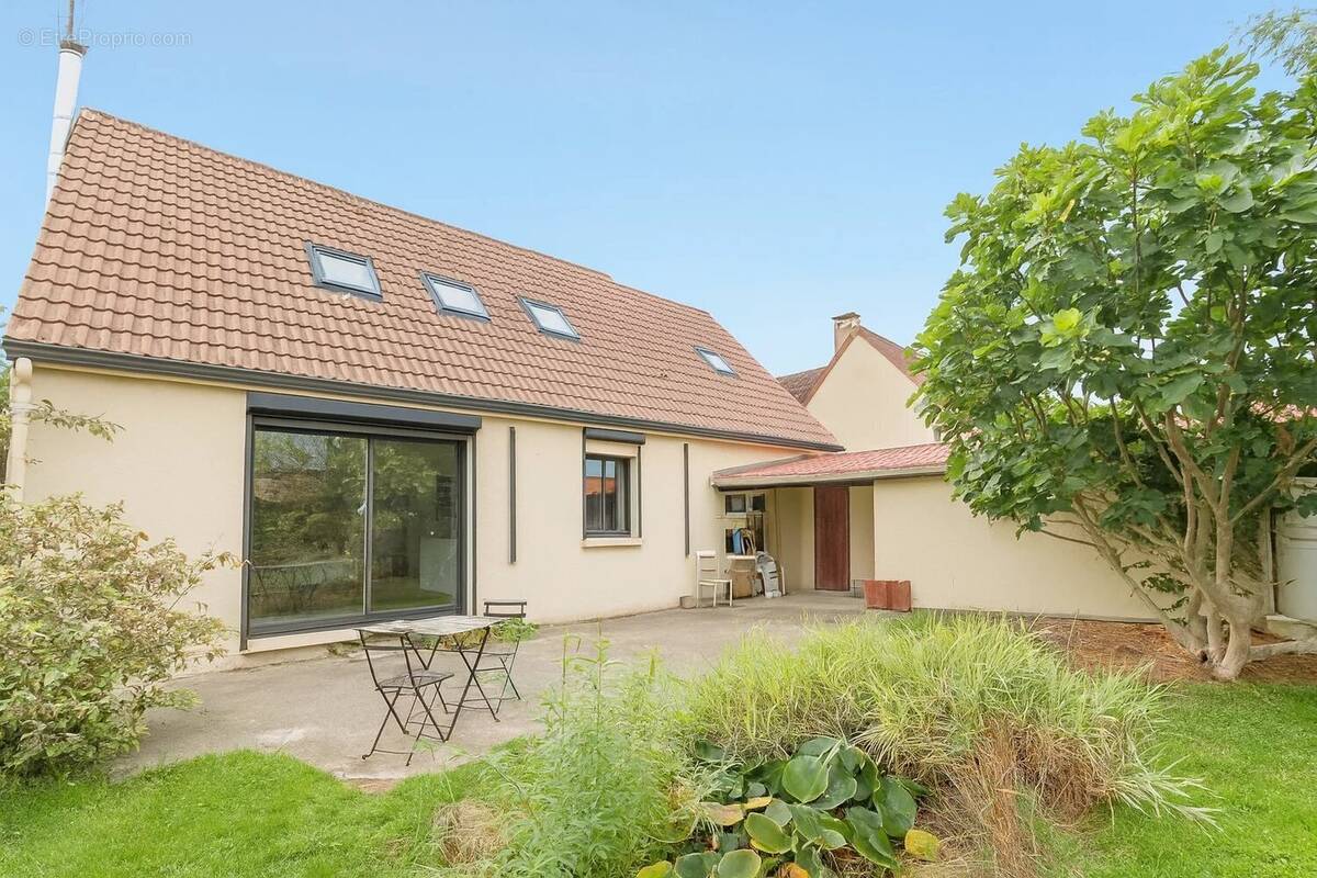 Maison à TOURNAN-EN-BRIE