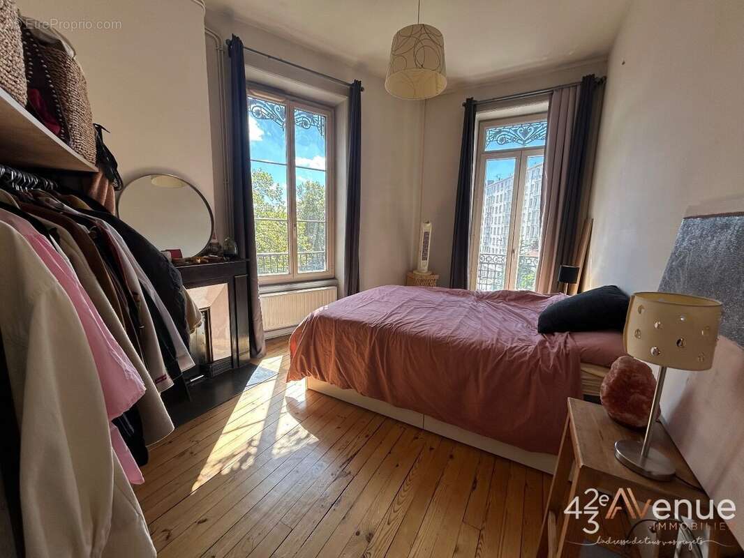 Appartement à SAINT-ETIENNE