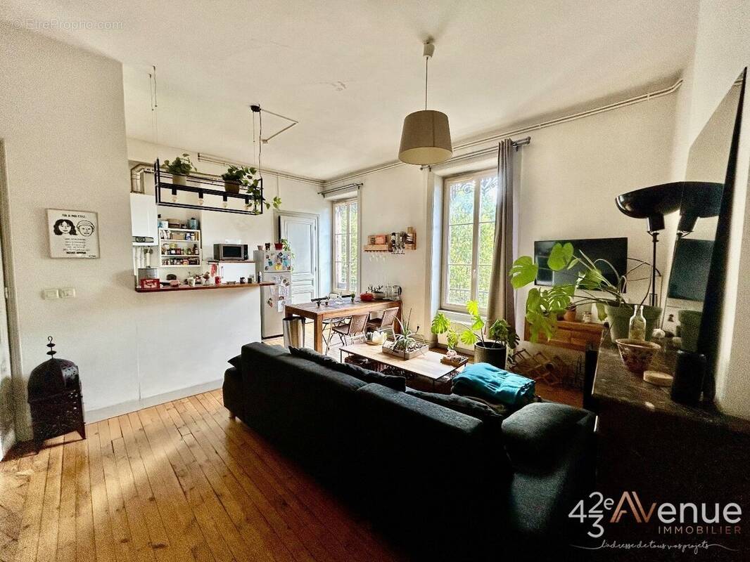 Appartement à SAINT-ETIENNE