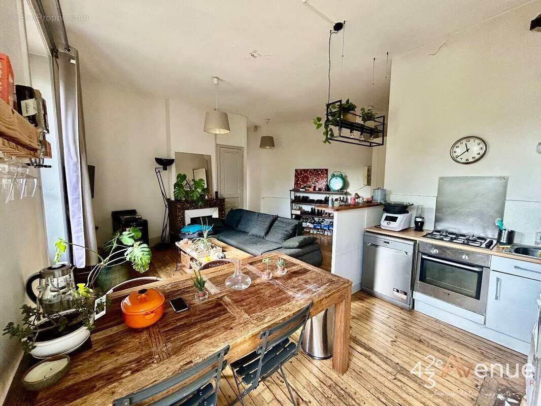 Appartement à SAINT-ETIENNE