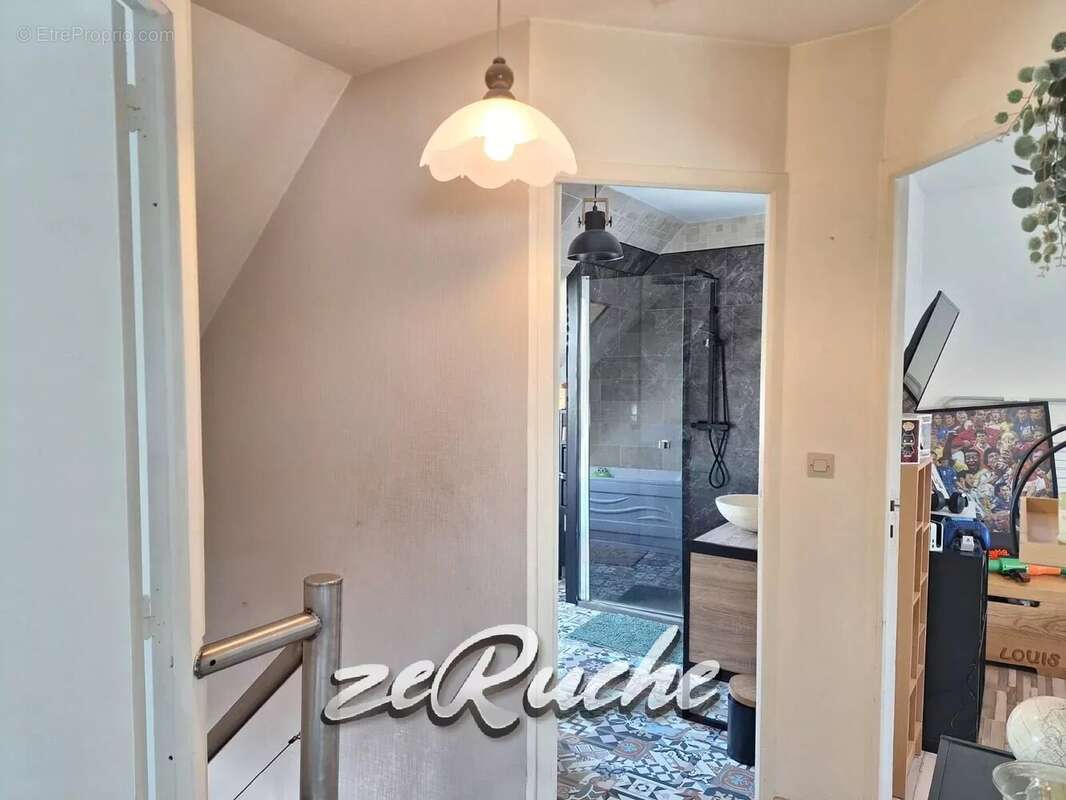 Maison à MOON-SUR-ELLE