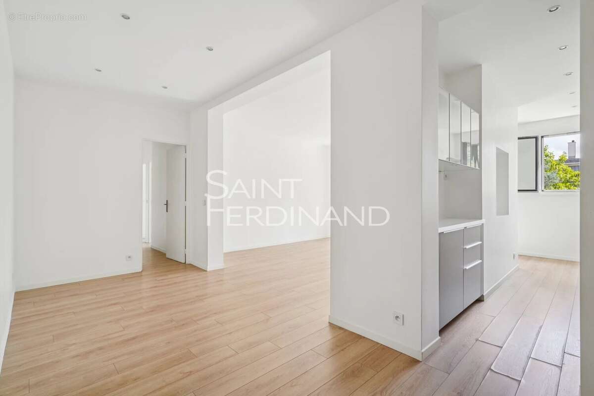 Appartement à NEUILLY-SUR-SEINE