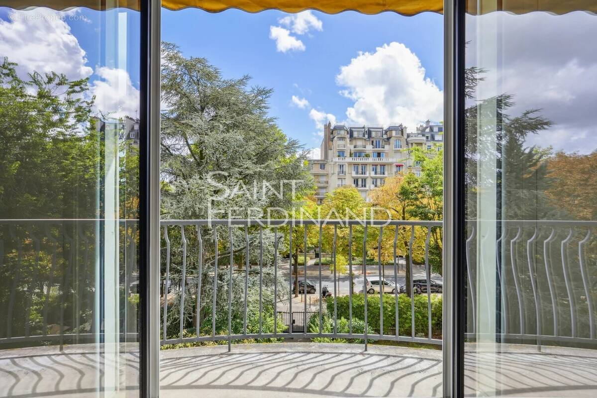 Appartement à NEUILLY-SUR-SEINE