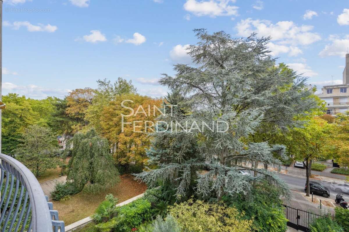 Appartement à NEUILLY-SUR-SEINE