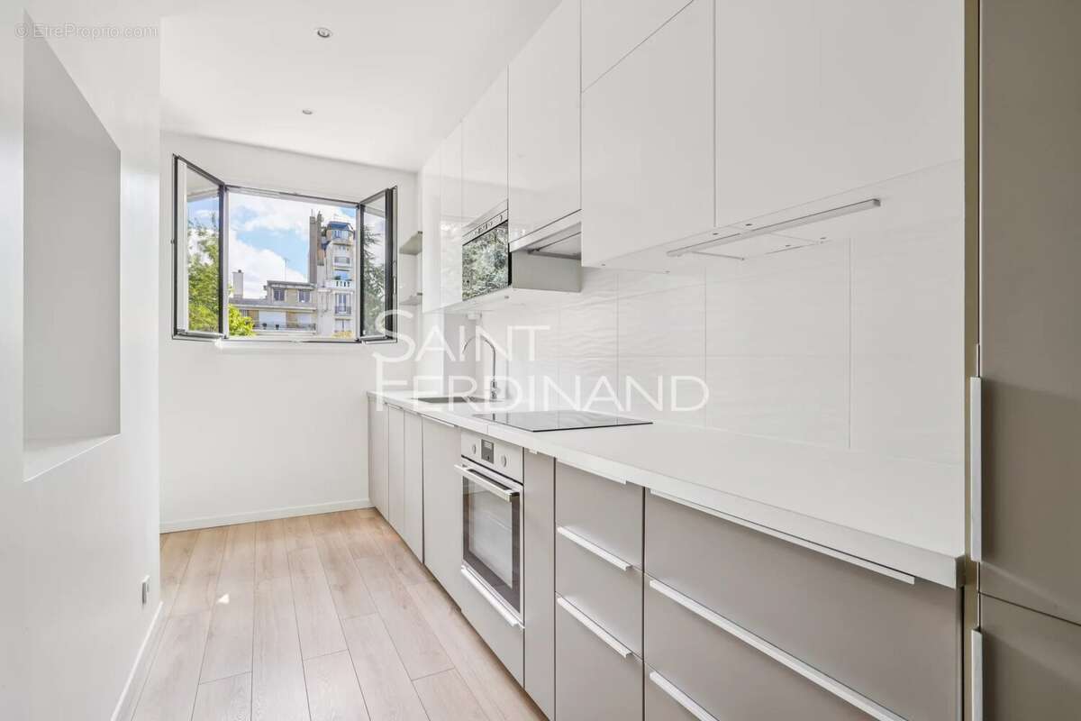 Appartement à NEUILLY-SUR-SEINE