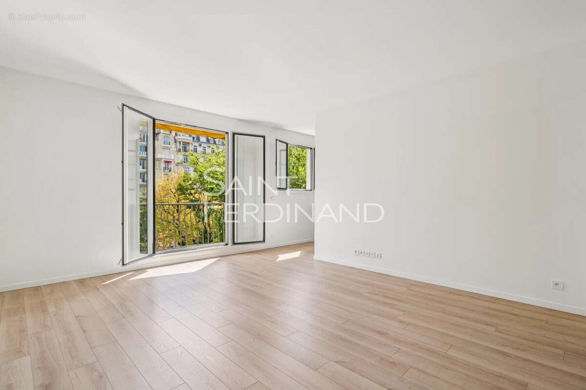 Appartement à NEUILLY-SUR-SEINE