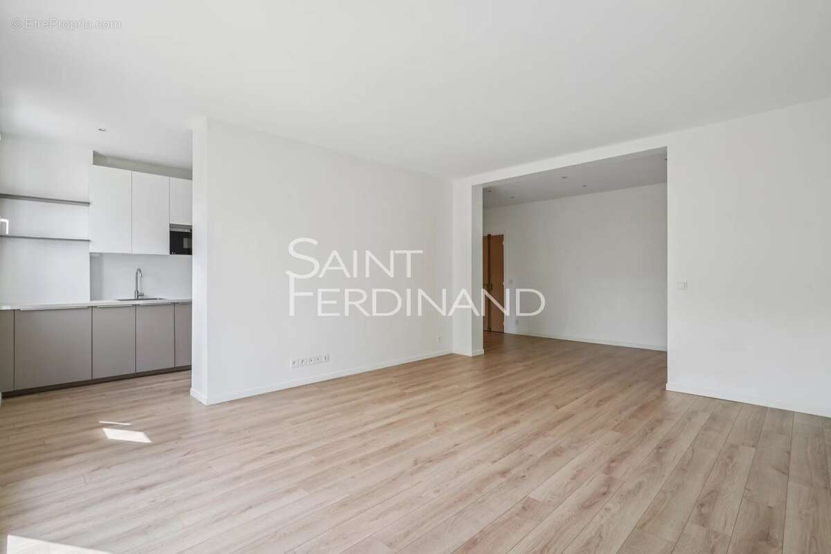 Appartement à NEUILLY-SUR-SEINE