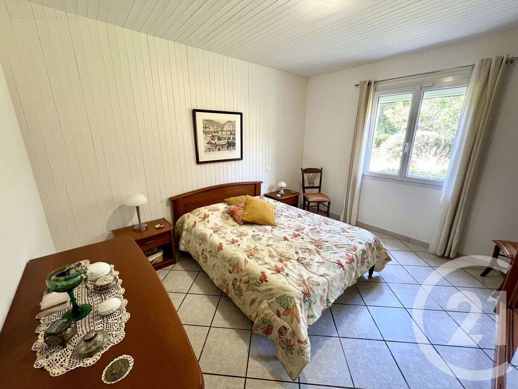 Maison à SAINTE-EULALIE-EN-BORN