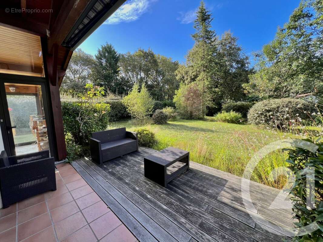 Maison à SAINTE-EULALIE-EN-BORN