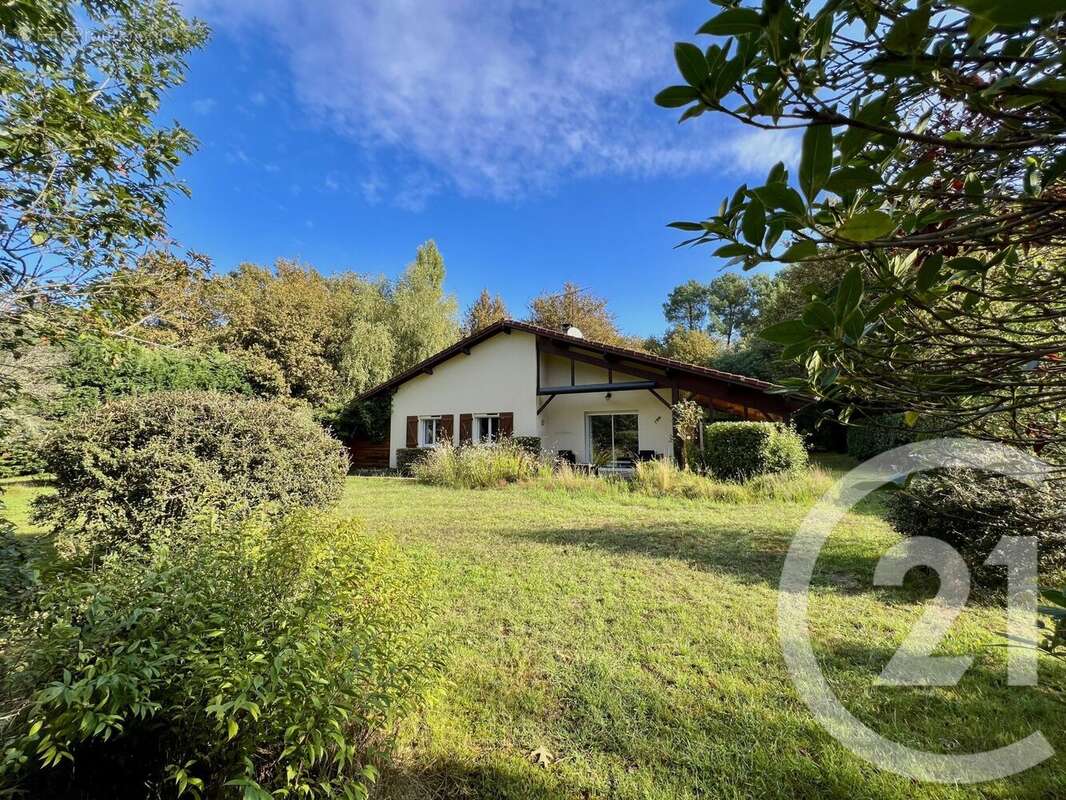 Maison à SAINTE-EULALIE-EN-BORN