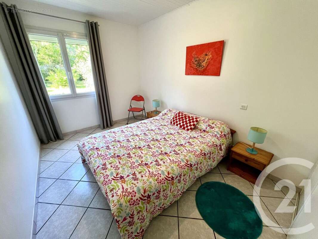 Maison à SAINTE-EULALIE-EN-BORN